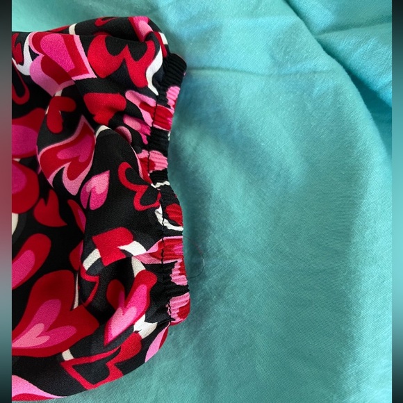 Madden NYC: LS Ruched Top w/ Tie Back - Picture 4 of 11